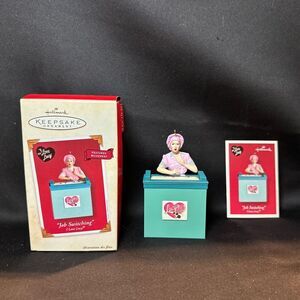 2002 Hallmark Keepsake I Love Lucy Christmas‎ Ornament Candy Job Switching
